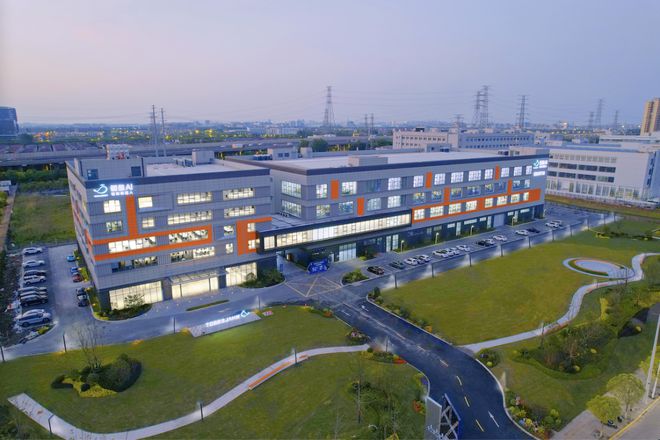 覆盖3—22岁！全球首个AI教育机器人产业基地在闵行启用