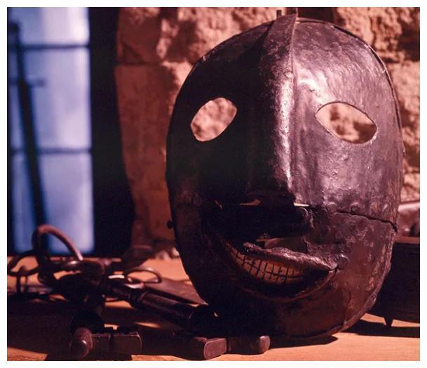 这些诡异瘆人的博物馆藏品看完起了一身鸡皮疙瘩……(图6)