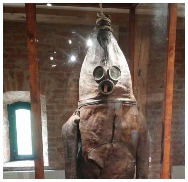 这些诡异瘆人的博物馆藏品看完起了一身鸡皮疙瘩……(图7)