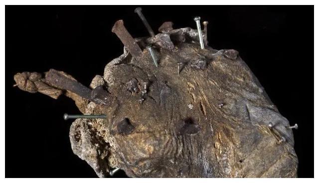 这些诡异瘆人的博物馆藏品看完起了一身鸡皮疙瘩……(图9)