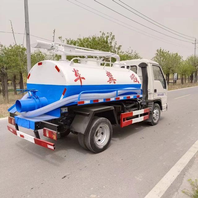 蓝鲸一次性排便2吨!被称为大自然的馈赠它的粪便究竟有啥作用(图2)