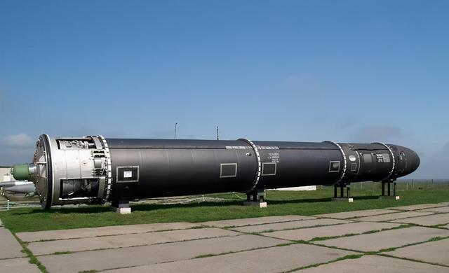 俄军陆基核武冠绝全球美军潜射核武威力凶悍美俄核力量性能孰强孰弱?(图9)