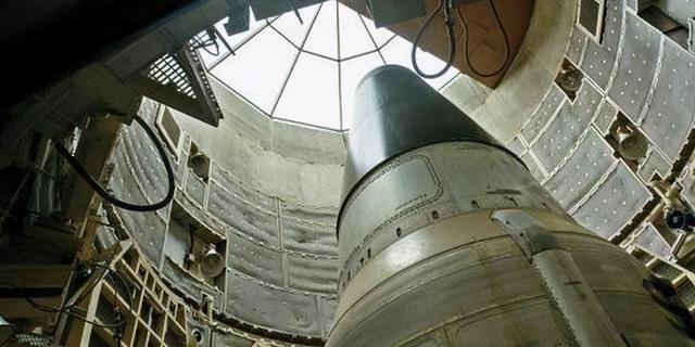 俄军陆基核武冠绝全球美军潜射核武威力凶悍美俄核力量性能孰强孰弱?(图8)