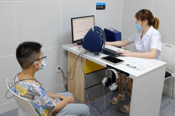 2026年真无线耳机测评：小米Redmi Buds 5 Pro与其他主流品牌的对比分析