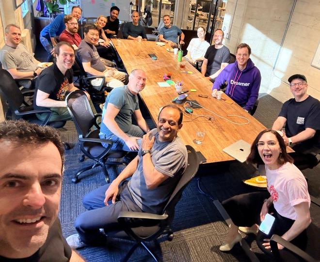 扎克伯格杀红了眼:公测仅一个月估值5亿的AI天团被Meta火速“连锅端”(图2)