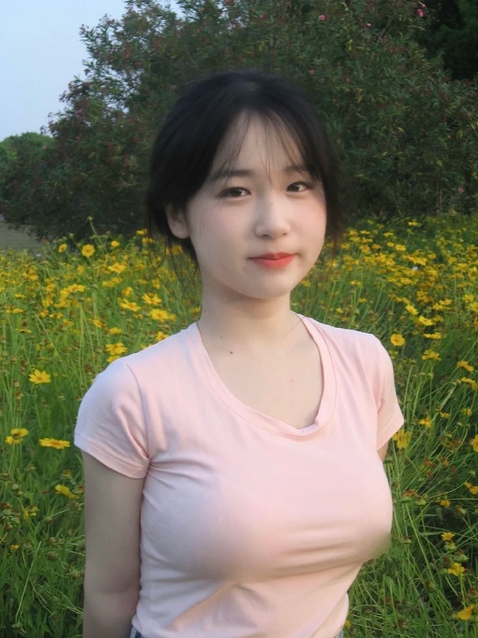 胸好大⋯用力⋯深一_胸好大⋯用力⋯深一V(图1)