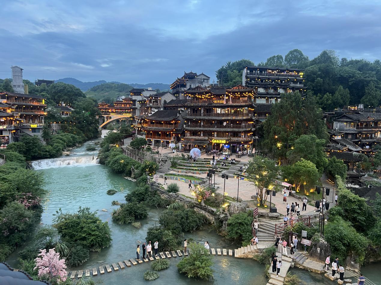 聚焦跨区域协同发展品牌传播总台调研组支招大张家界国际旅游区建设(图5)